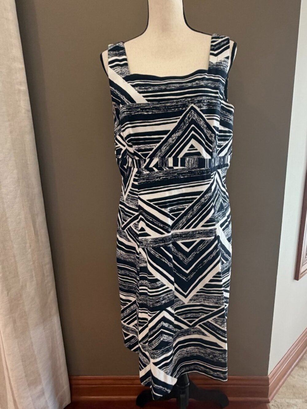 Talbots White & Navy Geometric Shift Dress, Abstract Square Neckline, Size 14P